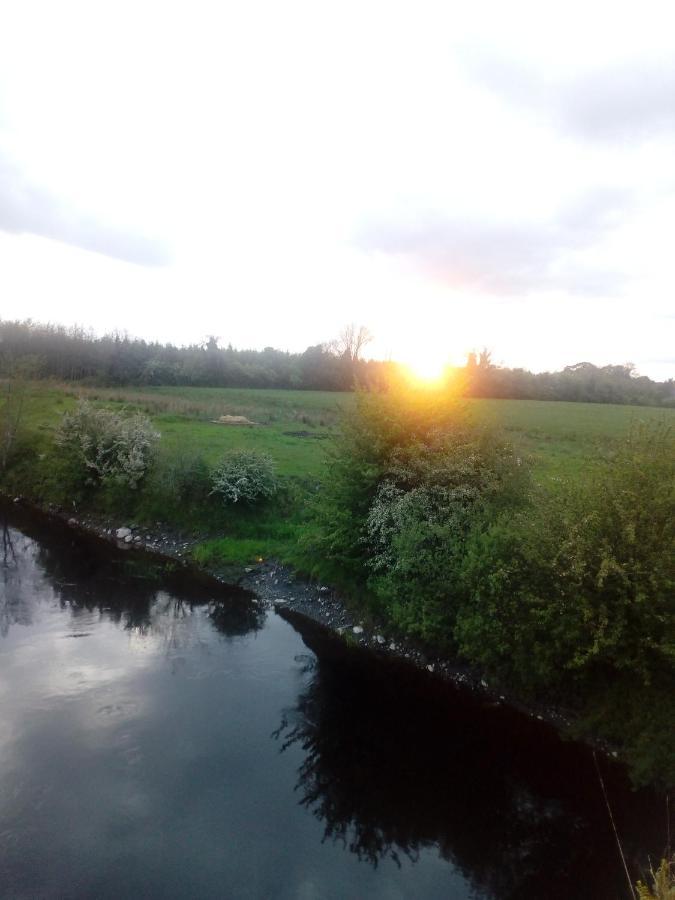 Inny River Lodge Rathowen Kültér fotó